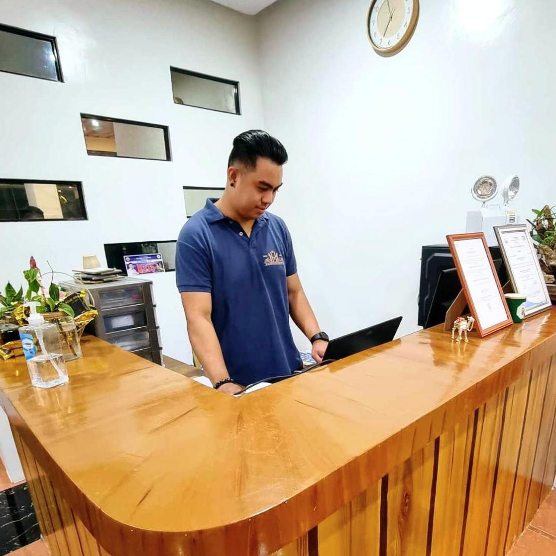Majestique Hotel Albay Bicol Guinobatan ภายนอก รูปภาพ